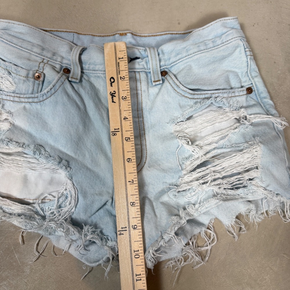 Levis 501 Light Wash Distressed High Rise Denim Shorts 32317-0112 W26 - Picture 6 of 6